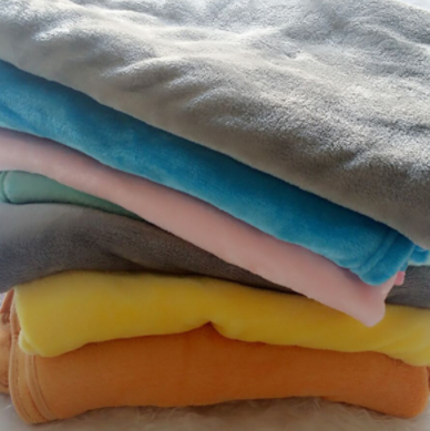 Elefanten-Kuschelkissen mit Decke