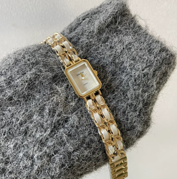 Elegante Kettenuhr