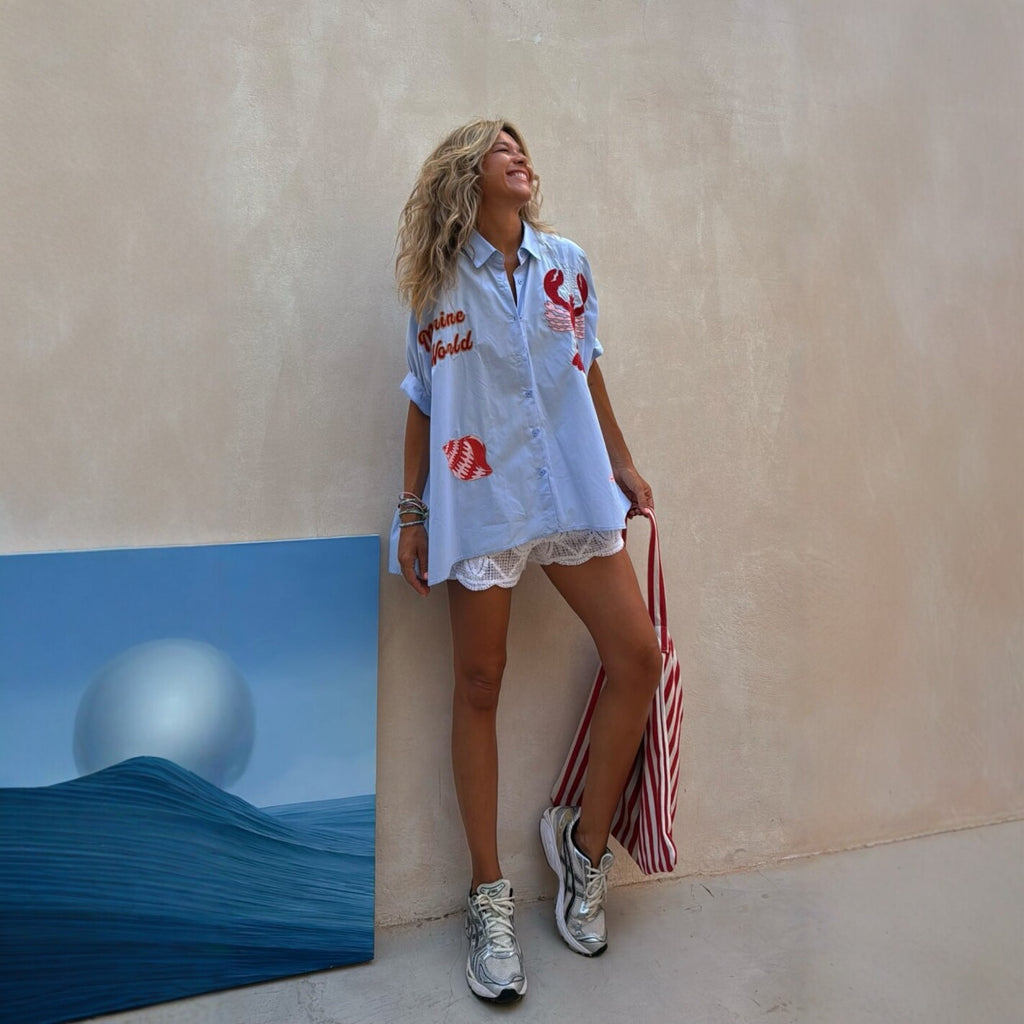Leichtblaue Shirtbluse mit Tierdruck – Bild 3 | LuxeStyle