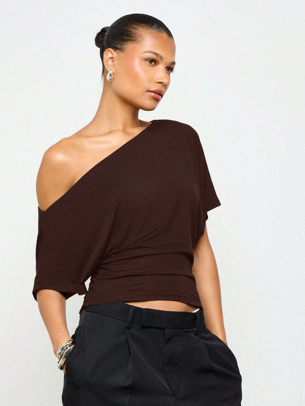 Off-Shoulder Batwing-Top mit Taillenschnürung