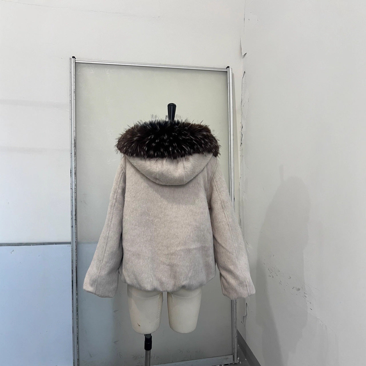 Gefütterte Jacke mit Kunstfellkragen