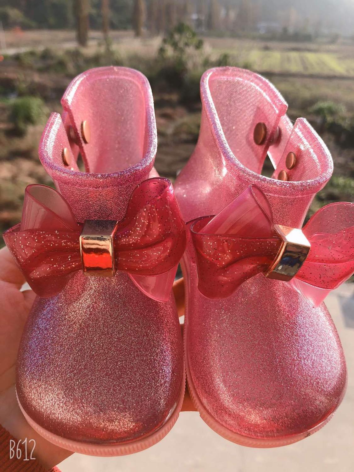 Kinder-Regenstiefel mit Schleife – Bild 3 | LuxeStyle
