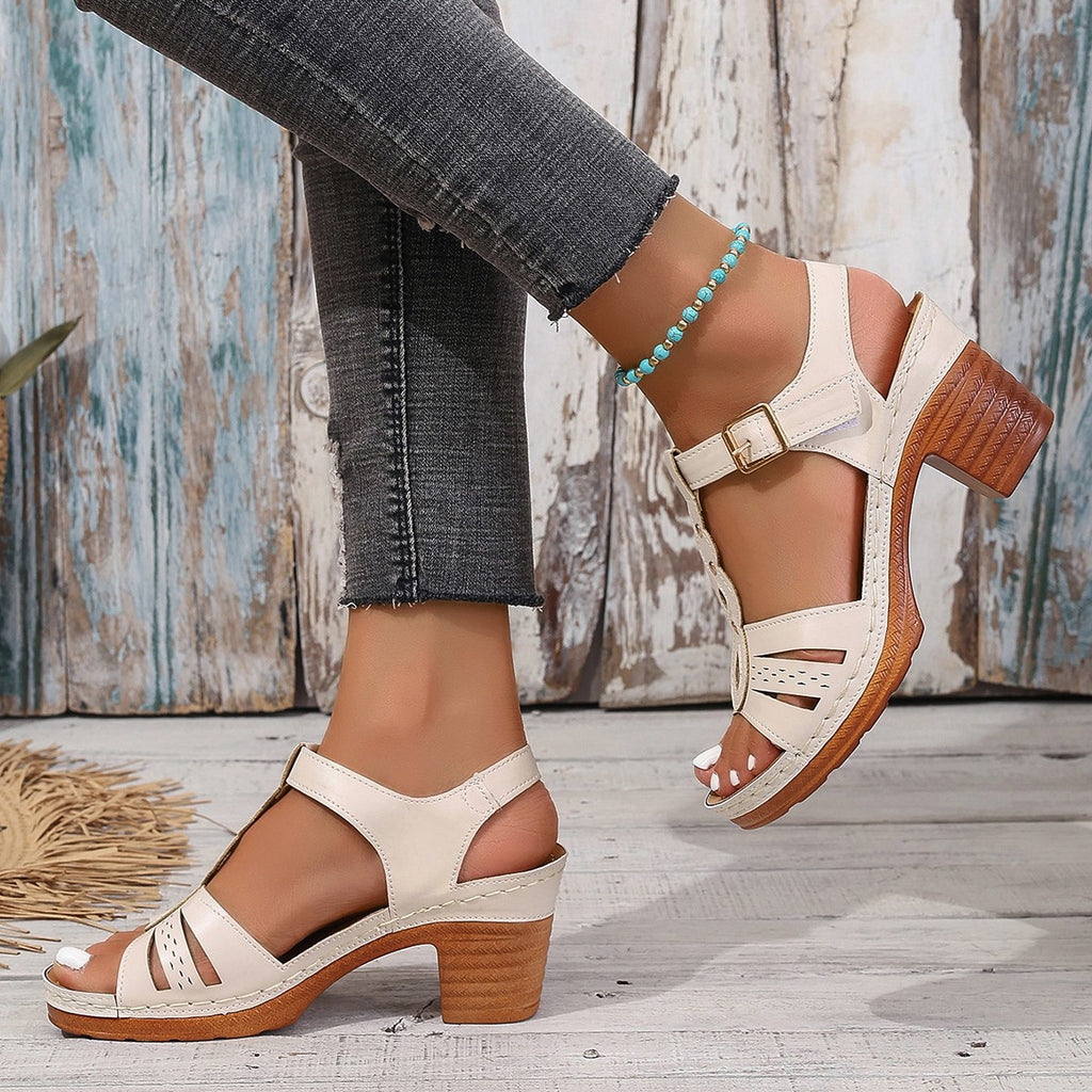 Hohe Riemchensandalen