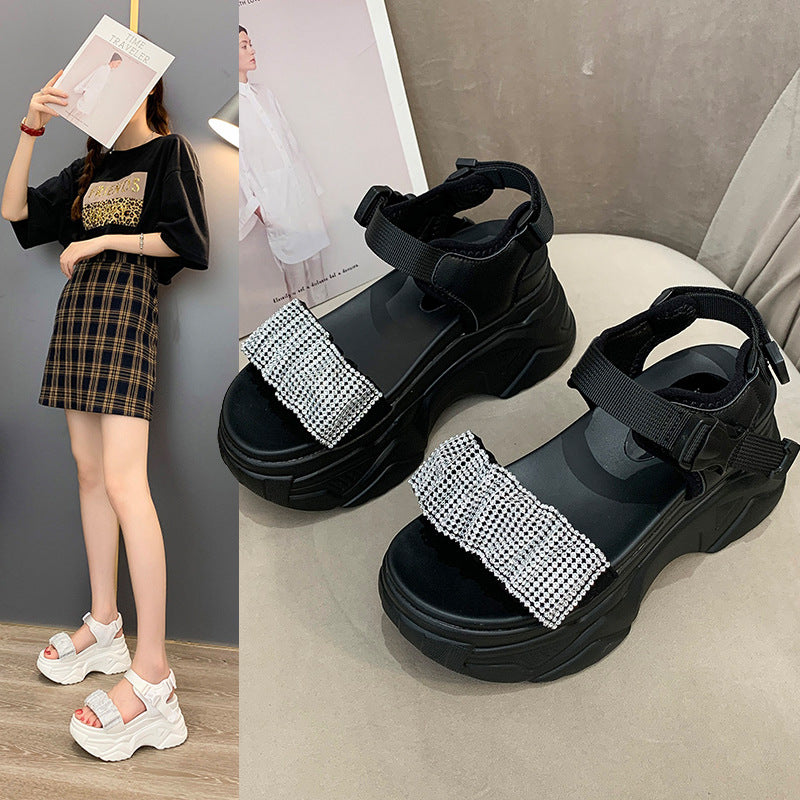 Bequeme Sport-Sandalen mit runder Zehenpartie – Bild 6 | LuxeStyle