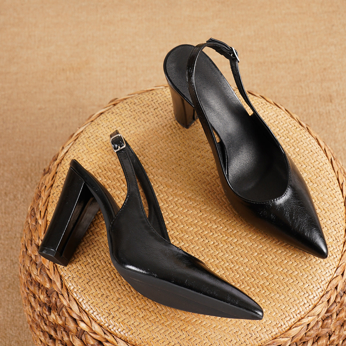 Französische Slingback Pumps mit hohem Chunky-Absatz