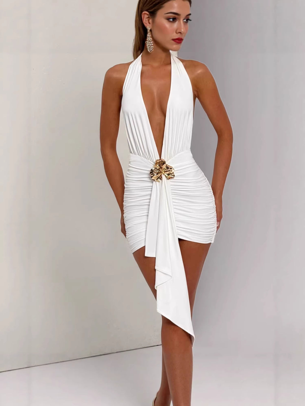 Neckholder-Minikleid mit Rückenschnürung – Bild 7 | LuxeStyle