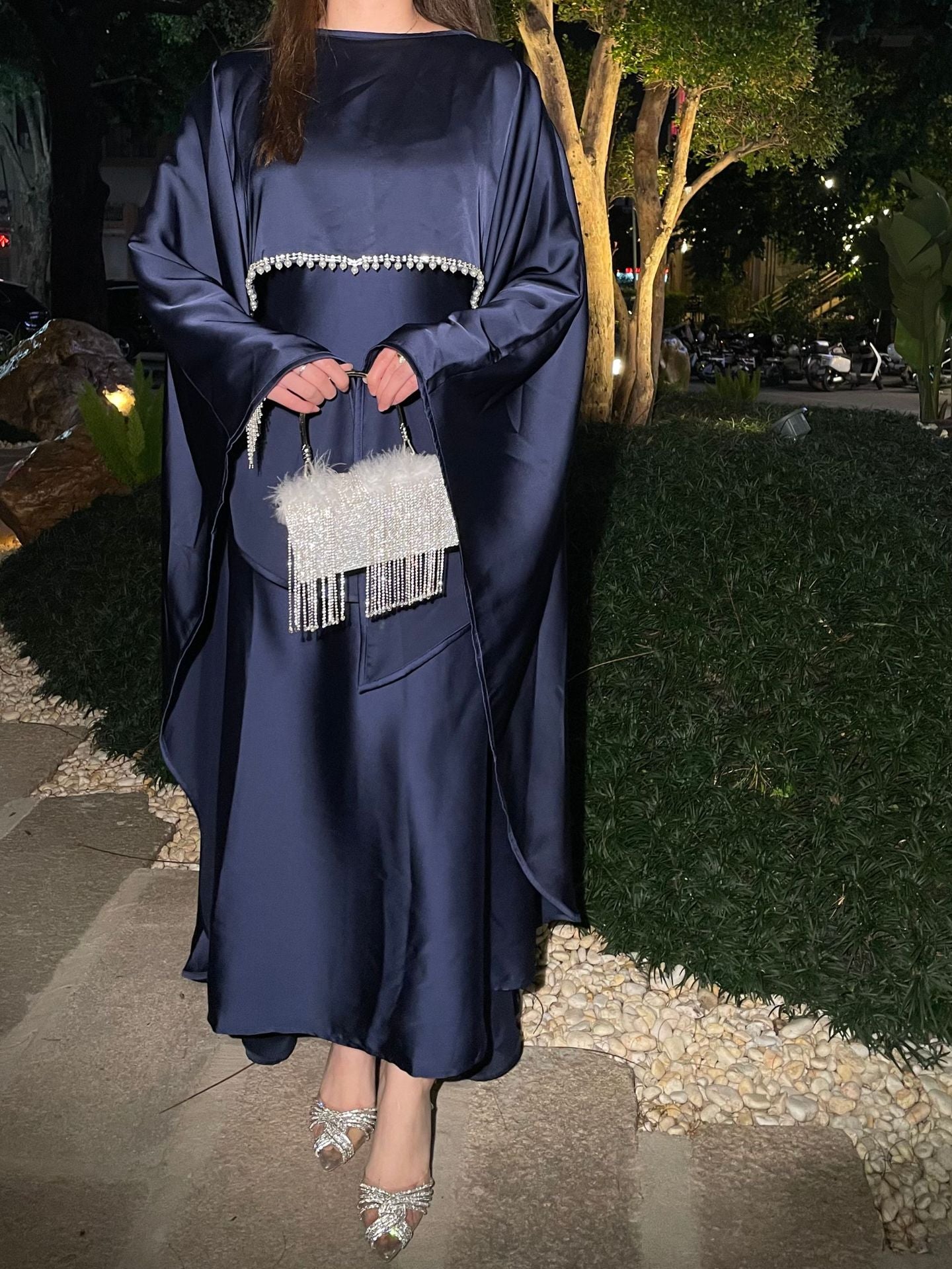 Perlenketten-Umhangkleid für Damen