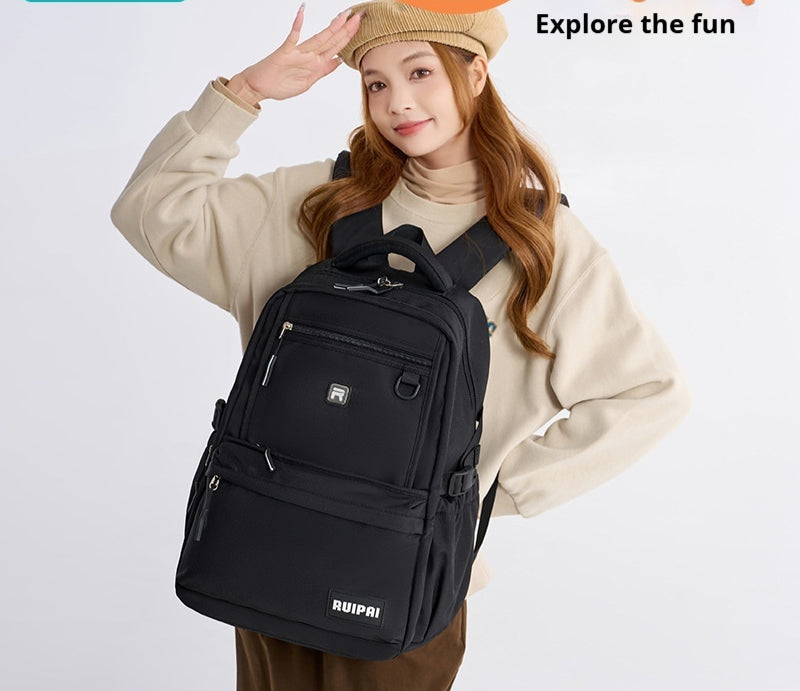 Gepäckreduzierender Rucksack mit Wirbelsäulenschutz