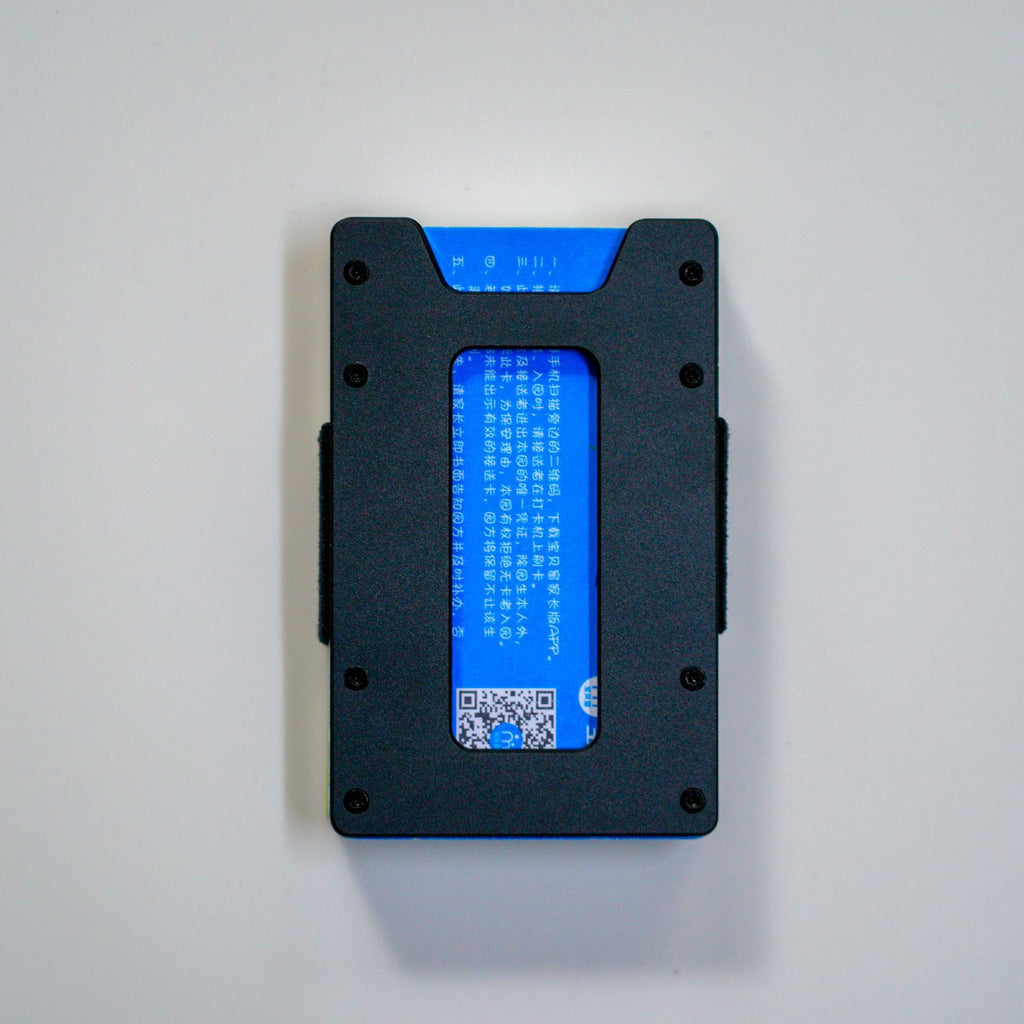 Kartenetui aus Aluminium