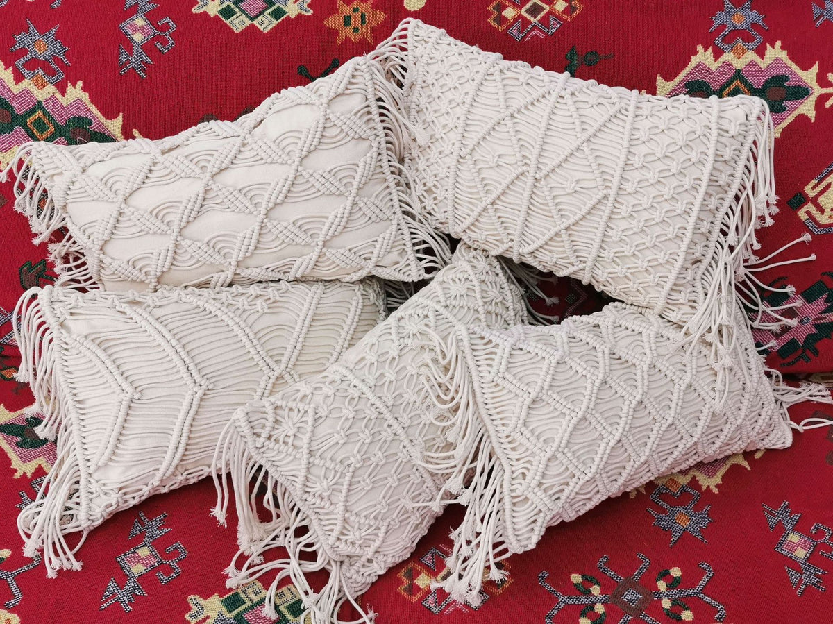 Nordisches Kissen mit Webmuster | LuxeStyle