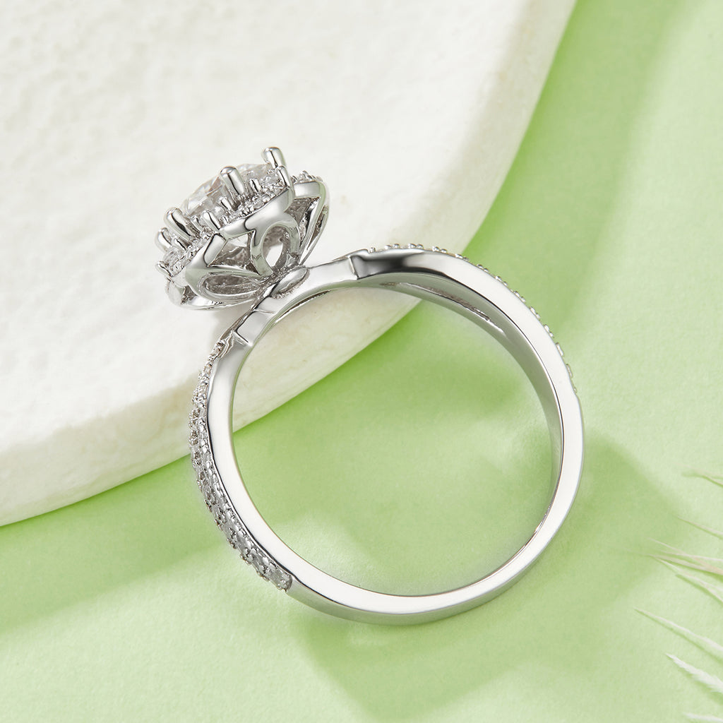 S925 Silber Moissanit Ring mit Halo & Twist Band