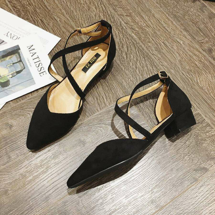 Flache, spitze Zehen Schuhe mit Kreuzband – Schwarz/Rot – Bild 2 | LuxeStyle