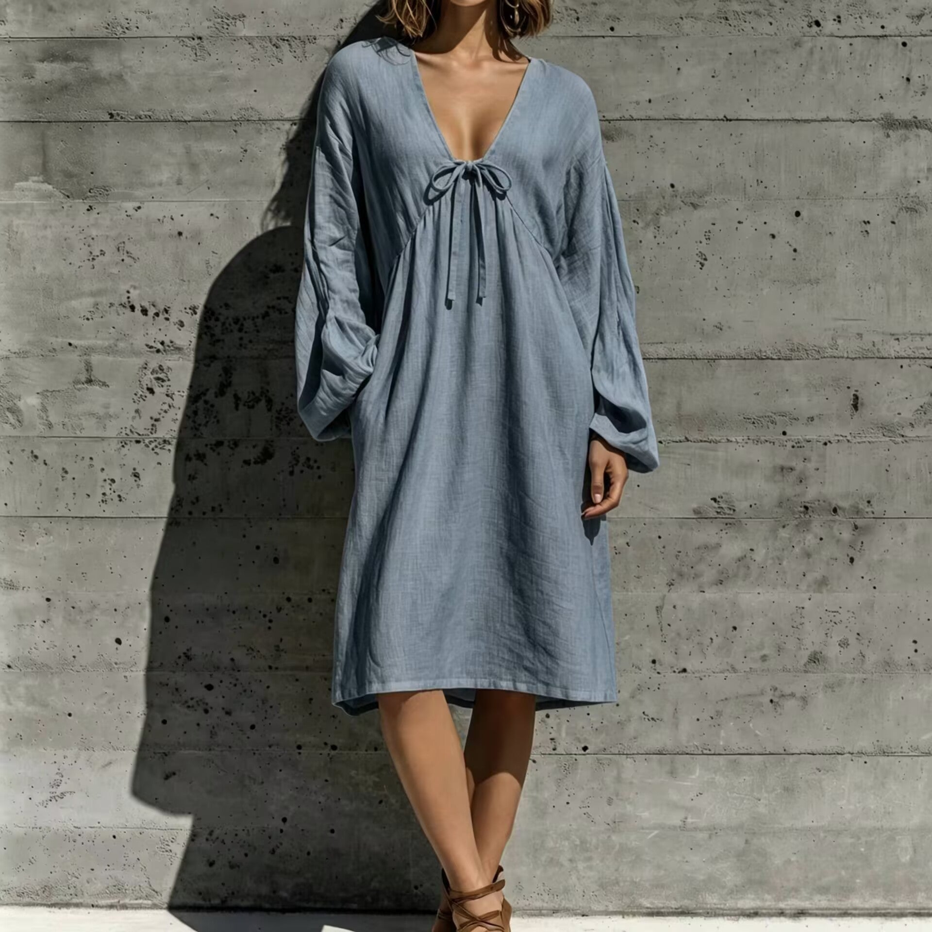 V-Ausschnitt Schnürkleid aus Baumwoll-Leinen