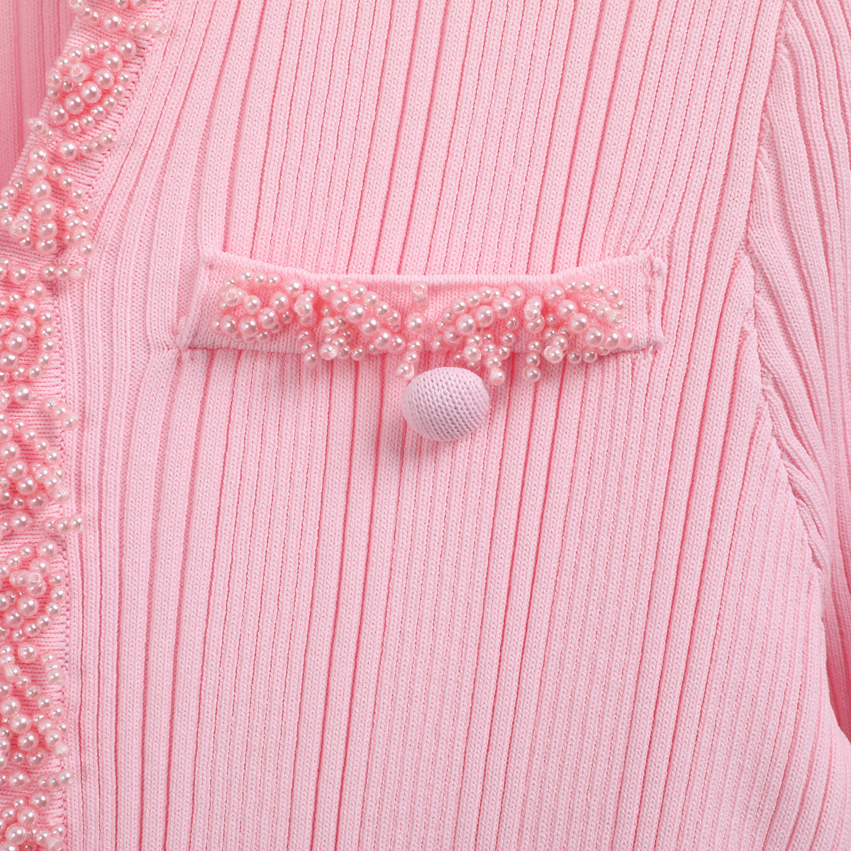 Elegantes Strickkleid mit Perlen-Details