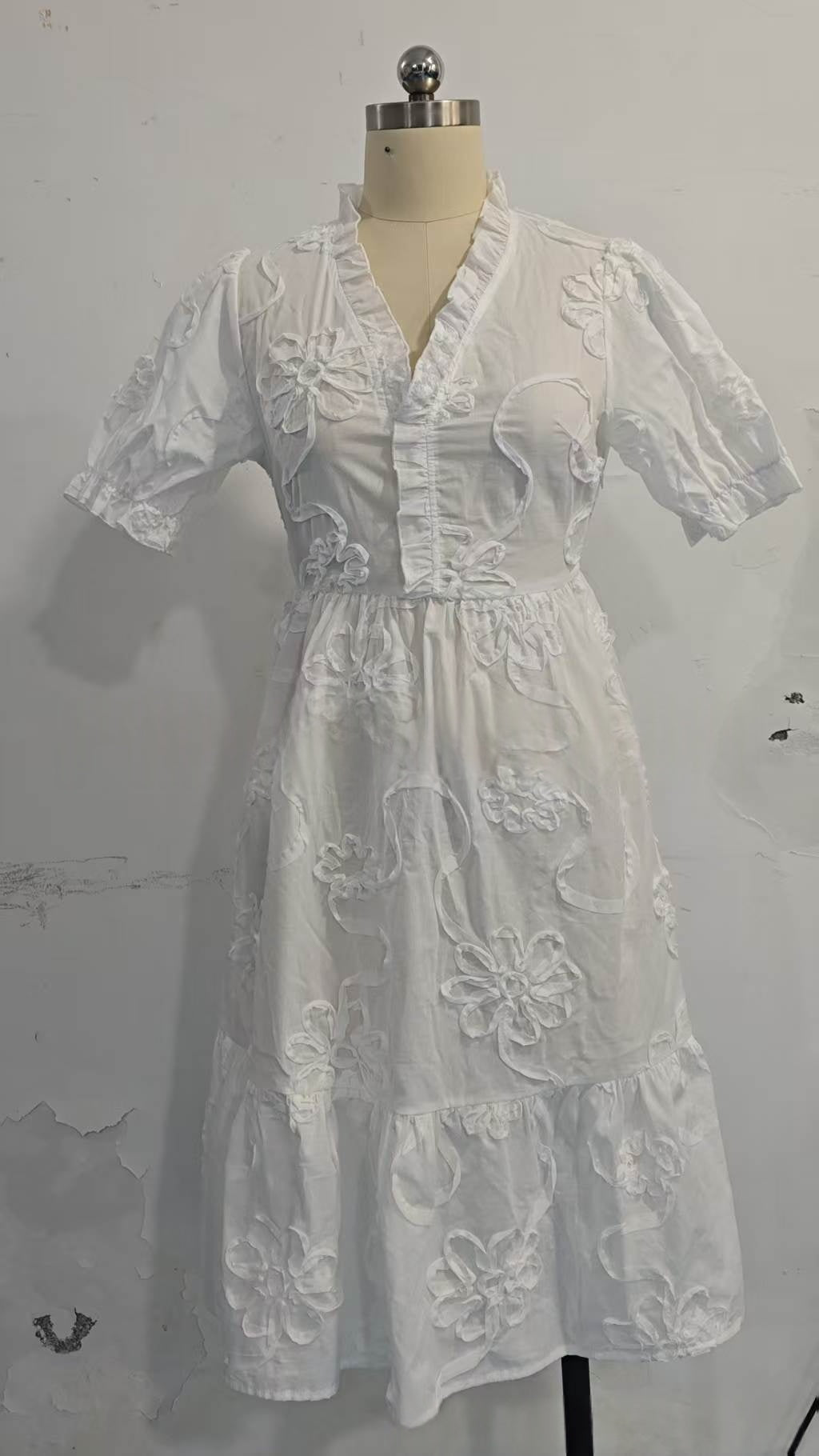 Elegantes Jacquard-Kleid mit V-Ausschnitt – Bild 10 | LuxeStyle