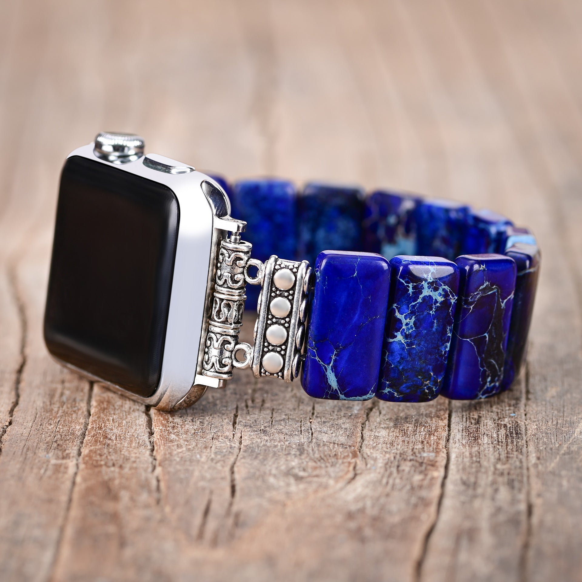 Handgewobenes Uhrenarmband mit Steinen