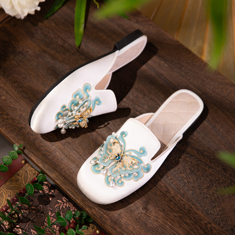 Butterfly Mule mit Perlen und Stickerei