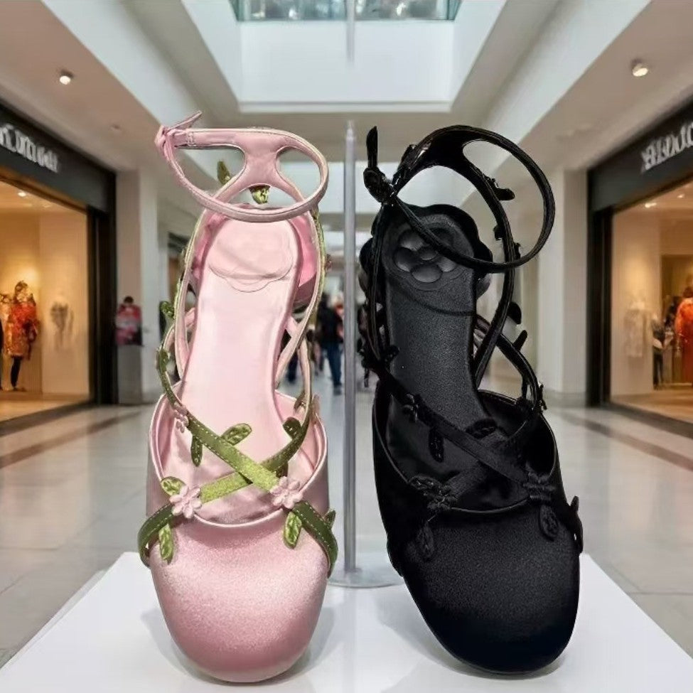 Satinblumen-Cross-Strap-Sandale | LuxeStyle