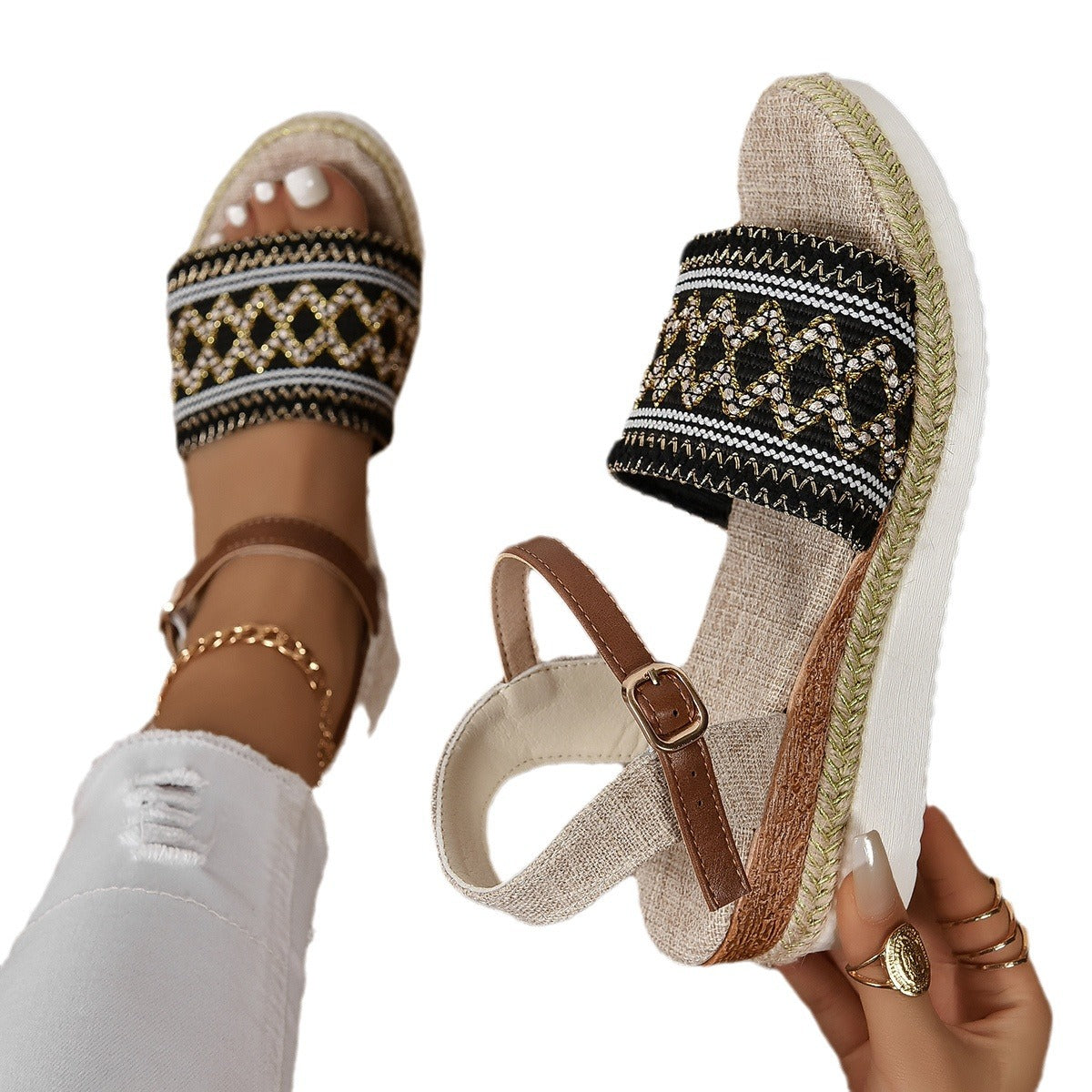 Keilabsatz-Sandalen mit Knöchelriemen – Bild 3 | LuxeStyle