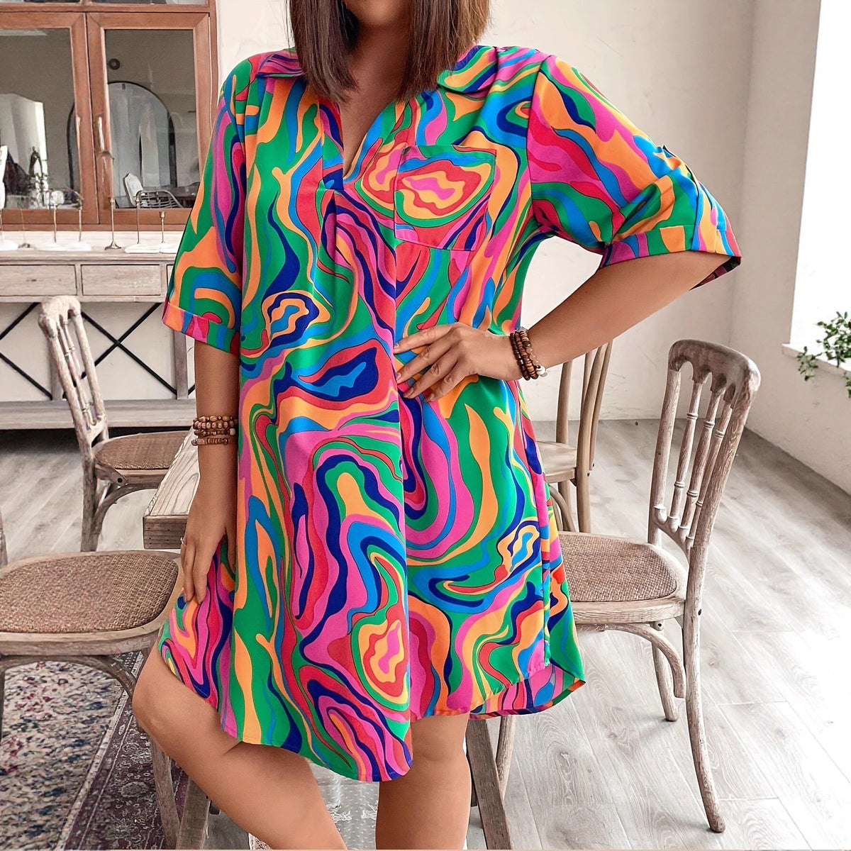 V-Ausschnitt lockeres Tie-Dye-Kleid bis Knie – Bild 5 | LuxeStyle
