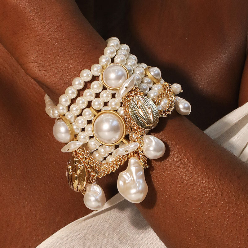 Handgemachtes Quastenarmband mit Kunstperlen – Bild 3 | LuxeStyle