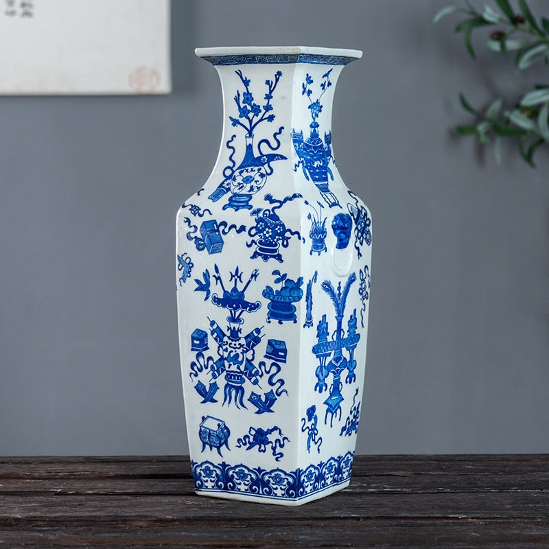 Handbemalte Keramikvase im Antik-Stil