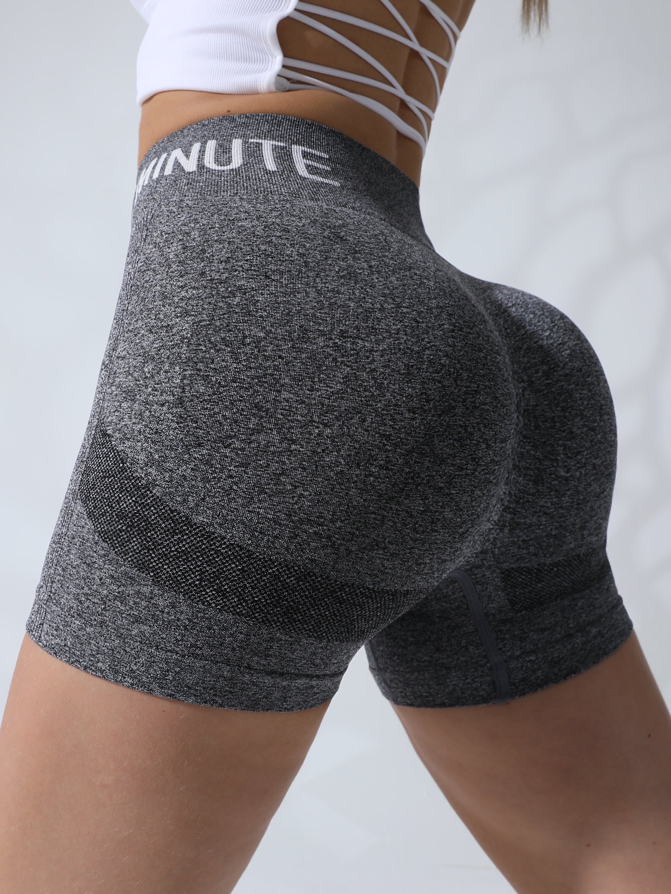 High-Waist Yoga Shorts – Nahtloses Tragegefühl