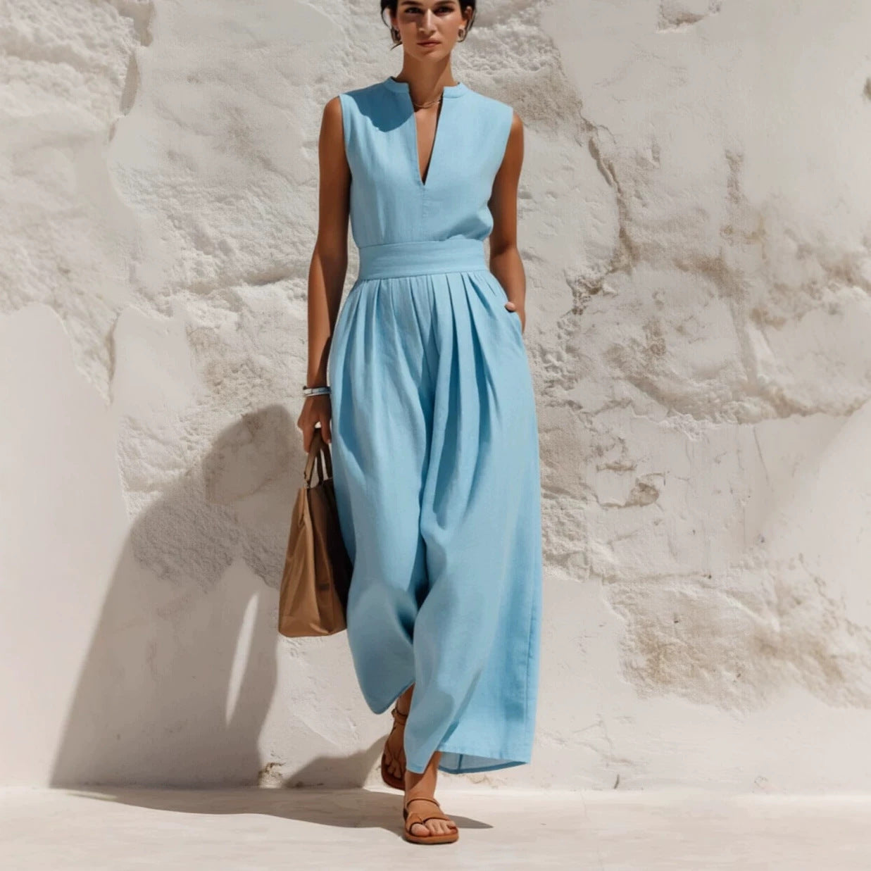 Ärmelloser Jumpsuit mit weitem Bein