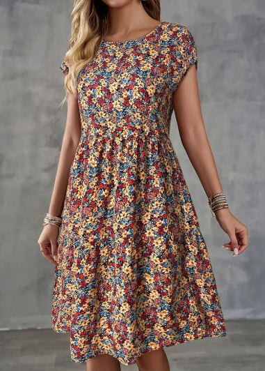 Elegantes Damenkleid mit Print und Taillengürtel