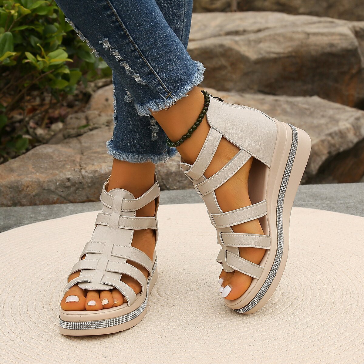 Plateau-Sandalen mit Strass und Reissverschluss – Bild 12 | LuxeStyle