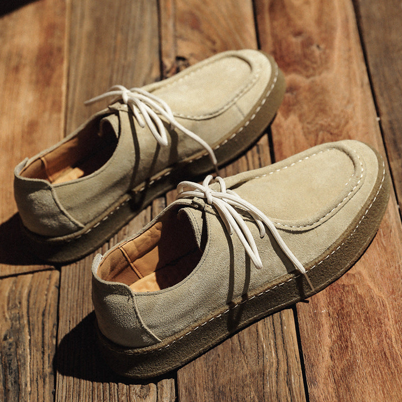 Vielseitige Wildleder-Sneaker im British Style