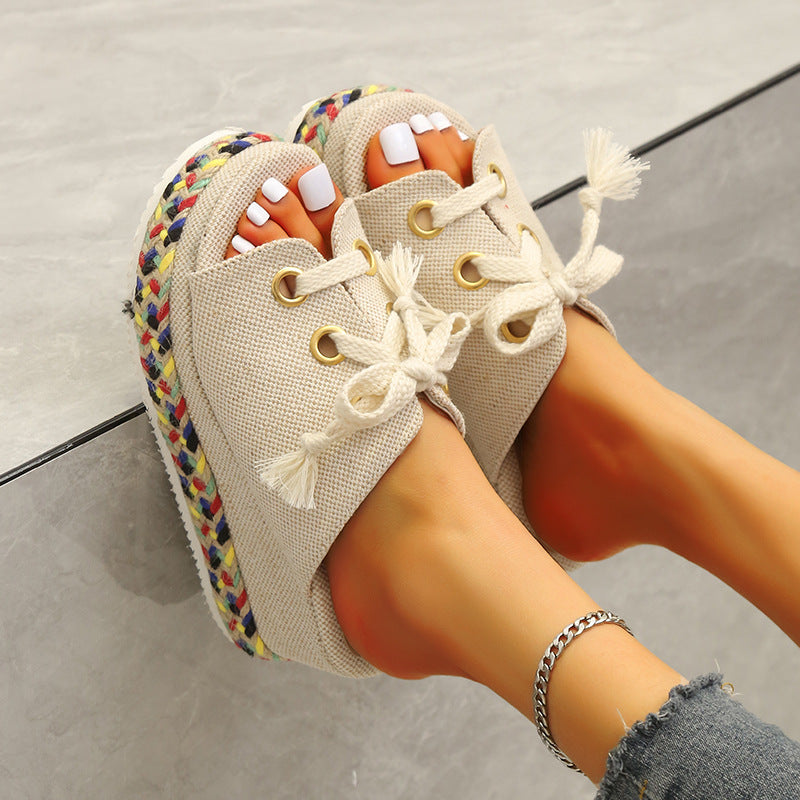 Keilsandalen mit Strohgeflecht – Bild 2 | LuxeStyle
