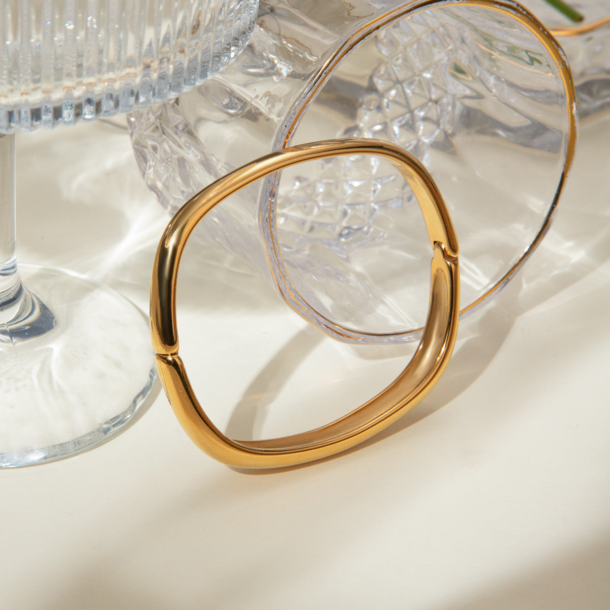 Unregelmässiges Armband aus Titanstahl – Bild 5 | LuxeStyle