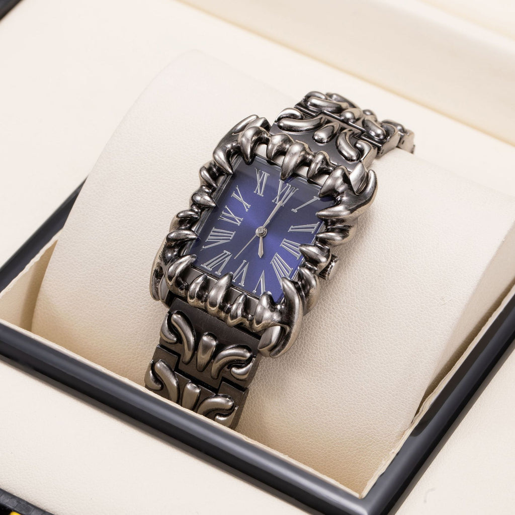 Retro Herrenuhr mit Prägung und Edelstahlarmband