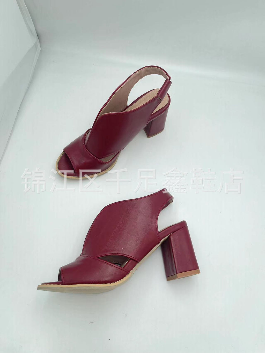 Elegante Peep-Toe Sandalen mit Chunky-Heel – Bild 9 | LuxeStyle