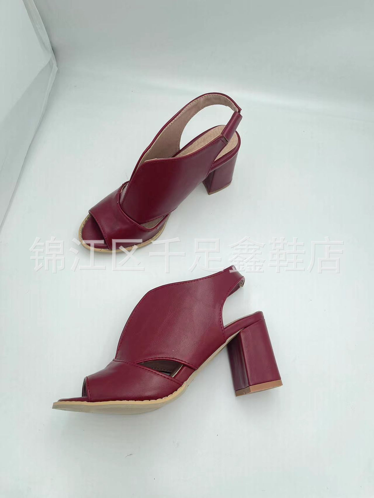 Elegante Peep-Toe Sandalen mit Chunky-Heel – Bild 9 | LuxeStyle