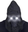 Maske mit Kapuze und leuchtenden Augen