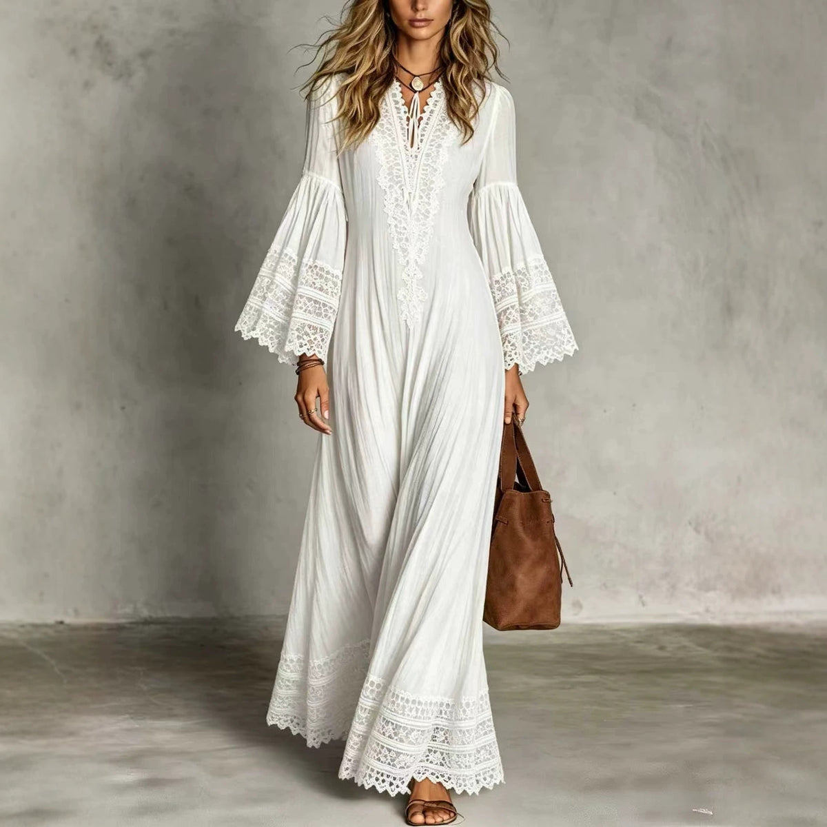 Boho-Kleid mit Spitze und Glockenärmeln | LuxeStyle