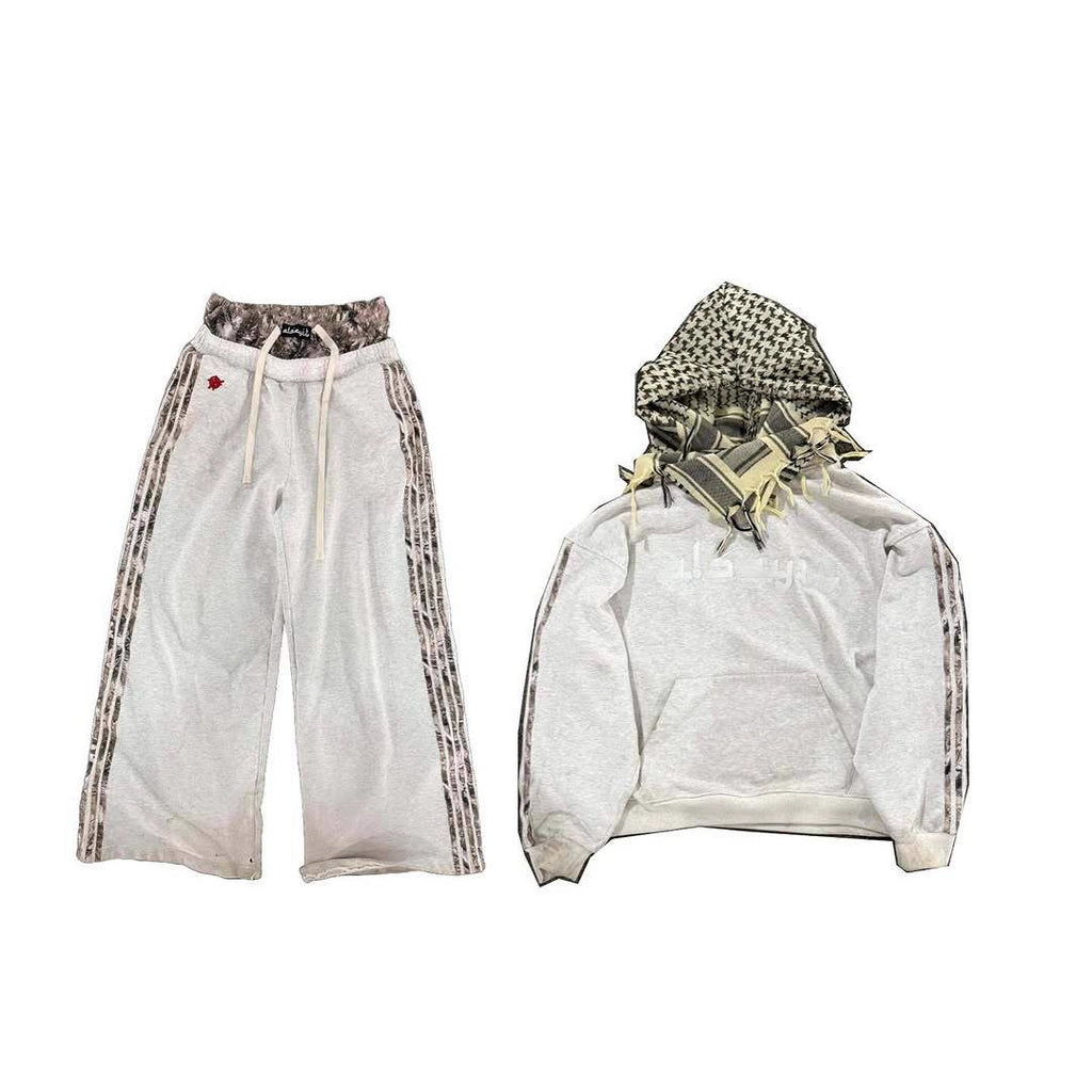Hoodie und Hose im Set