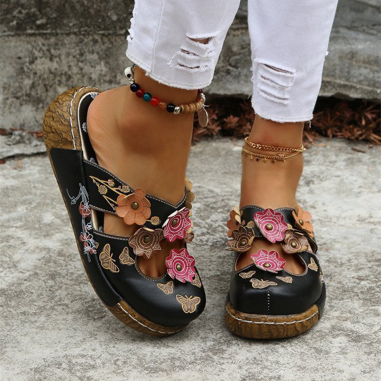 Sandalen mit rundem Zeh und Pflaumen-Totem – Bild 17 | LuxeStyle