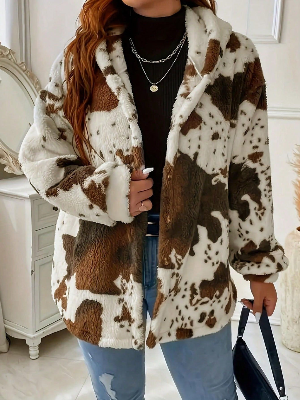 Kuhfell-Plüschjacke mit Knöpfen