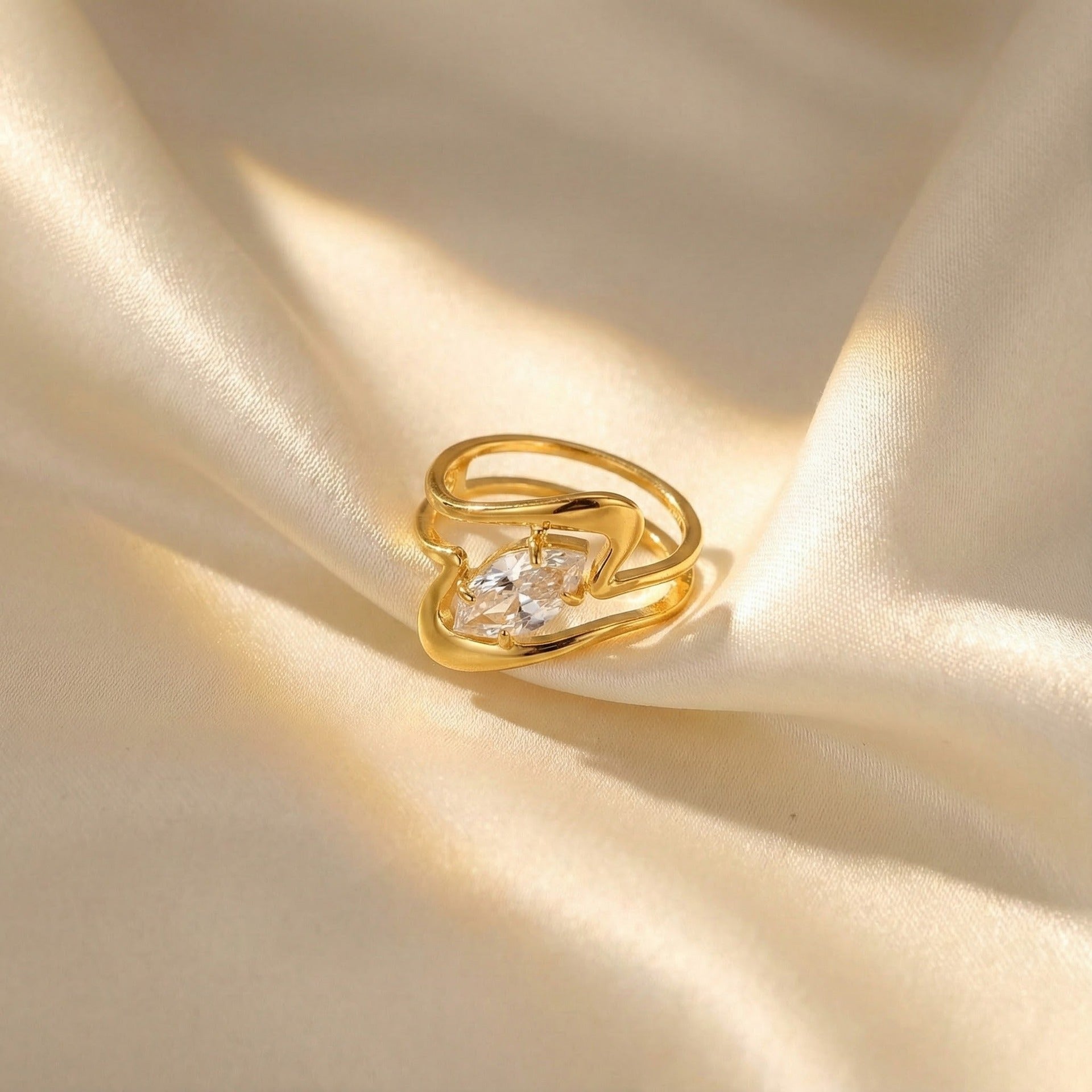 Retro-Stil Smaragd-Diamant-Goldring