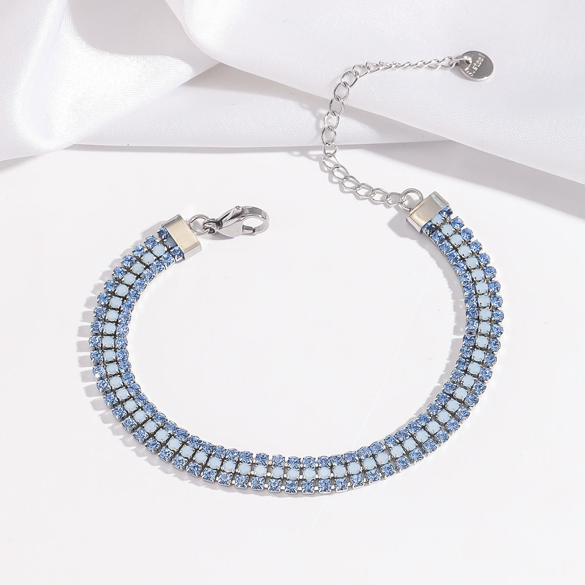 Verstellbares Armband aus Titanstahl – Bild 2 | LuxeStyle