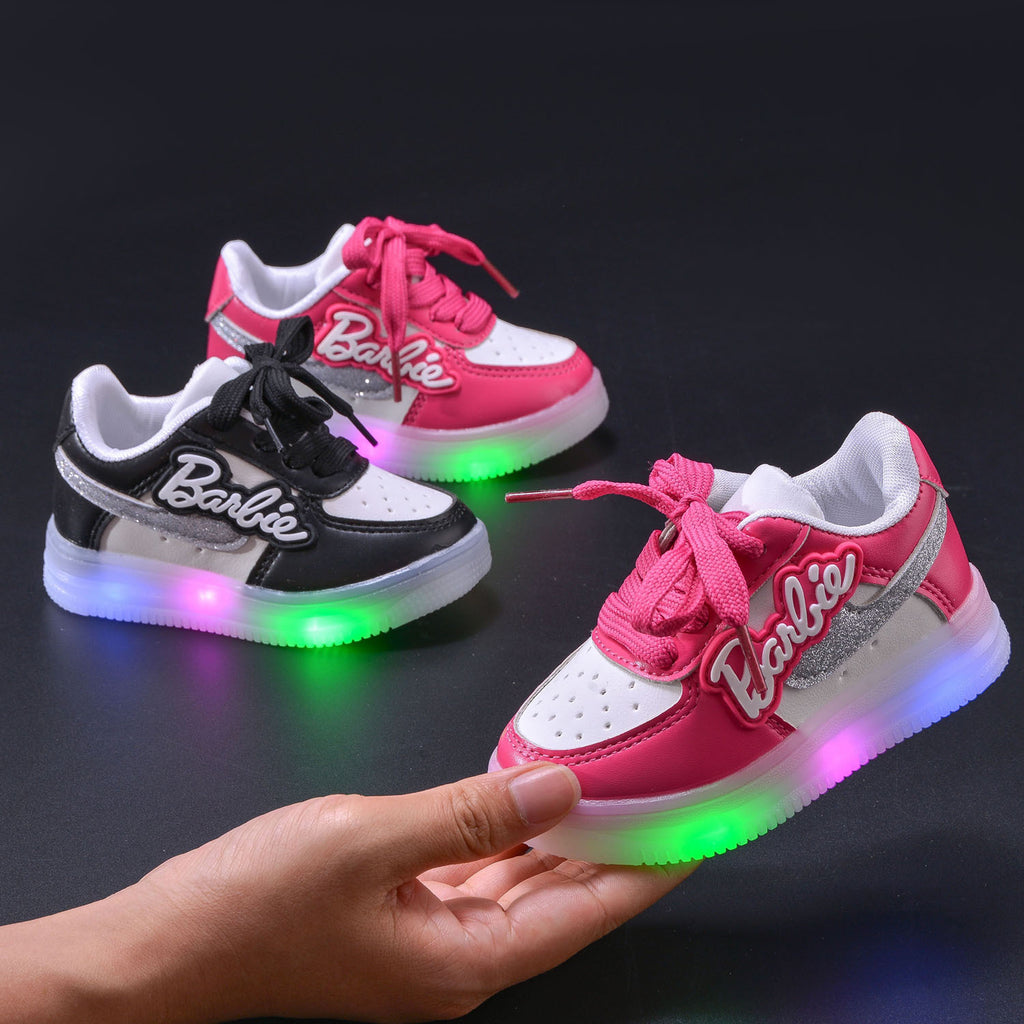 Leuchtende Buchstaben-Schuhe