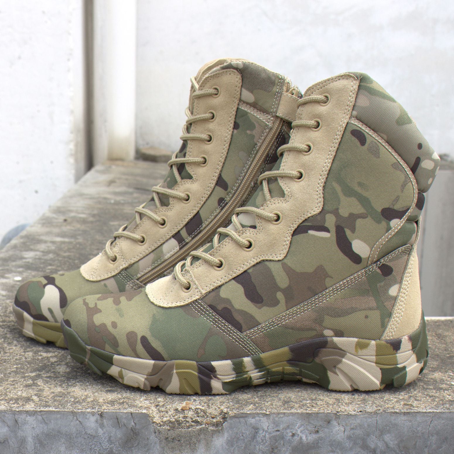 Tarnmuster-Stiefel