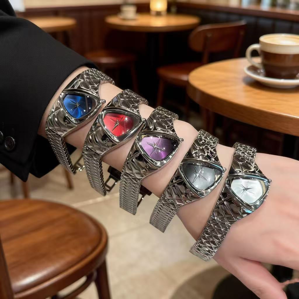 Dreieck-Armbanduhr