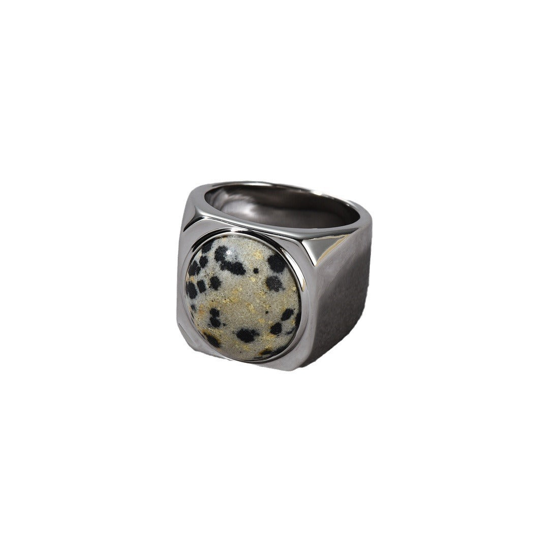 Ovaler Ring mit Marmorstein und Perlmutt
