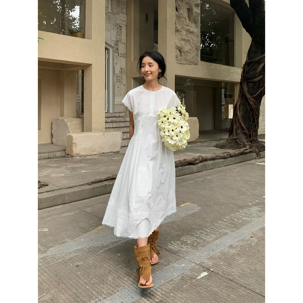 Besticktes Midikleid mit Puffärmeln – Bild 2 | LuxeStyle