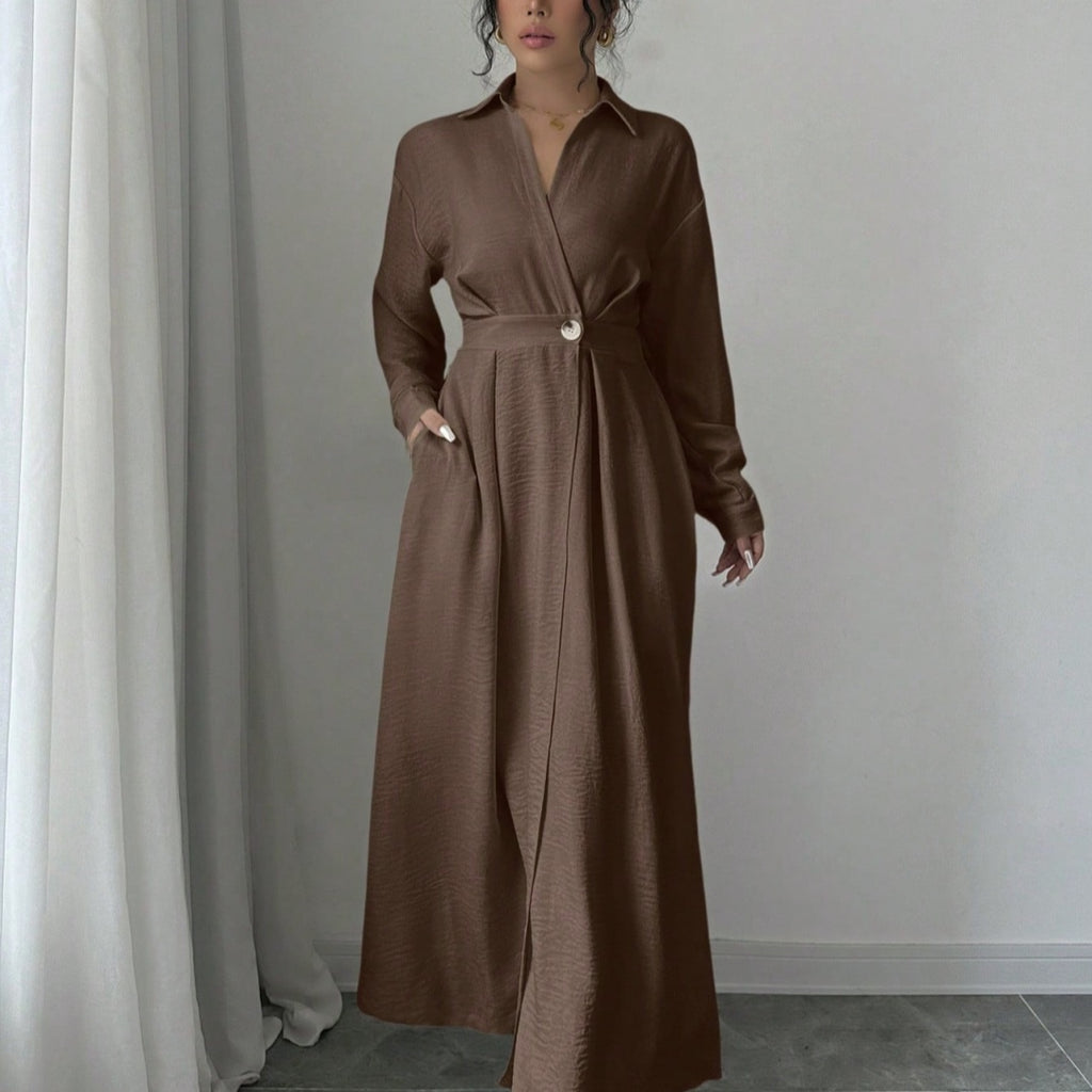 Elegantes, langes Hemdblusenkleid mit ausgestelltem Saum