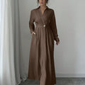 Elegantes, langes Hemdblusenkleid mit ausgestelltem Saum